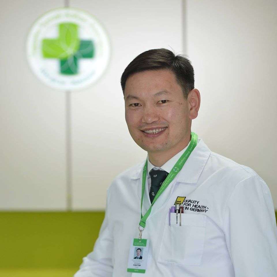 ХӨСҮТ -ийн шинэ захирал АУ-ны доктор, дэд профессор Л. Баттөр томилогдлоо. 
Тэрээр өмнө нь УНТЭ дэд захирал, ТТАХНЭ-ийн ерөнхий захирал, АШУҮИС-ийн эмнэлгүүд хариуцсан дэд захирлаар тус тус ажиллаж байсан туршлагатай
Баяр хүргэж амжилт хүсэе. @Battur23  RT - жиргээчид дагаарай