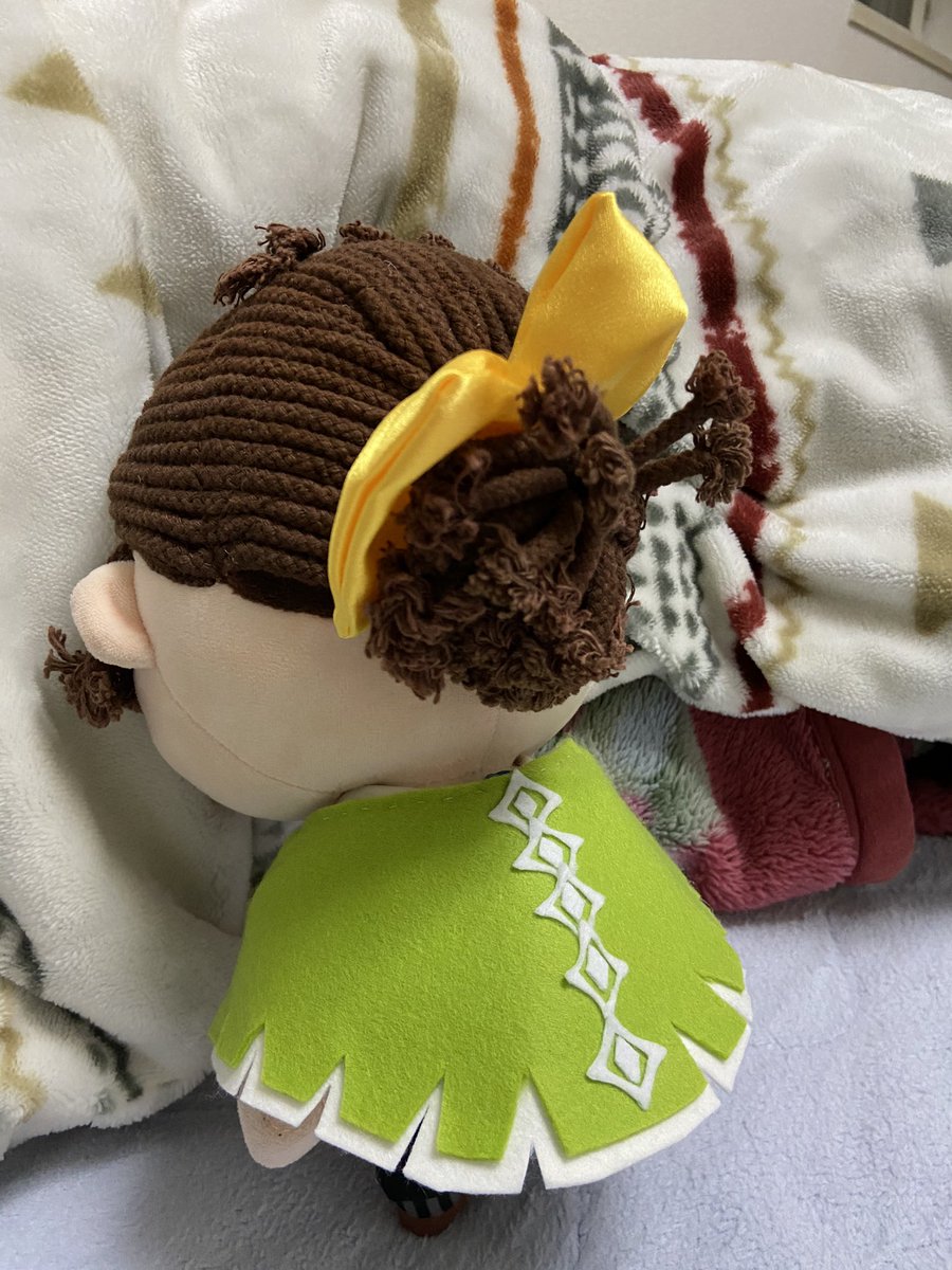 husaaki1059's tweet photo. 星の子ケープ完成しました！！！！
10枚羽の模様むっちゃ頑張った！！！＼(^p^三^q^)／
針金入りなので、ケープを靡かせられるようにしました！！！

ʚ(,,⊕︿⊗,,)ɞ これでお空とべるよ～☀️ https://t.co/rc6KEezfwv