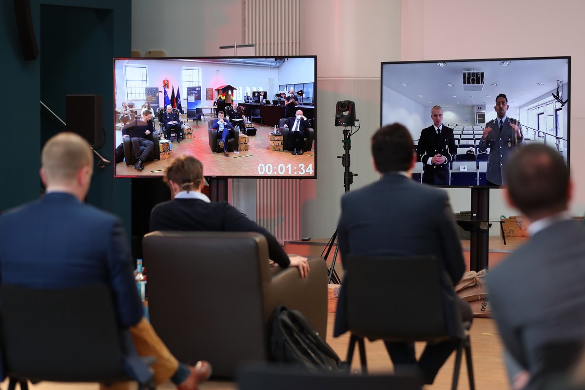 🚀🚀#Innovative Ideen und #Intrapreneure, die die <a href="/bundeswehrInfo/">Bundeswehr</a> von innen verändern wollen: Das war der Fokus der #SmartSolutionsChallenge. Diese Ideen werden jetzt im #CIHBw #Intrapreneurship Programm weiterverfolgt <a href="/bundeswehrInfo/">Bundeswehr</a>: bundeswehr.de/de/aktuelles/m…