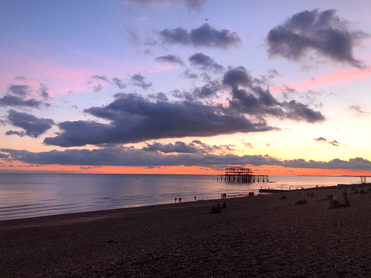 Another week complete 🙌🏽

Happy Friday Brighton 💫

#roxpromotions
#bettertimesarecoming
#brighton