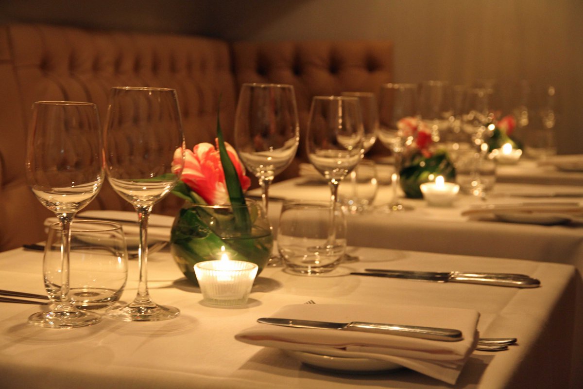 We're hiring!  

We're are looking for an experienced part-time front of house person, able to work Fridays and Saturdays.

A great opportunity to work in one of Norfolk's top restaurants.

Interested? Send your CV to info@rogerhickmansrestaurant.com.