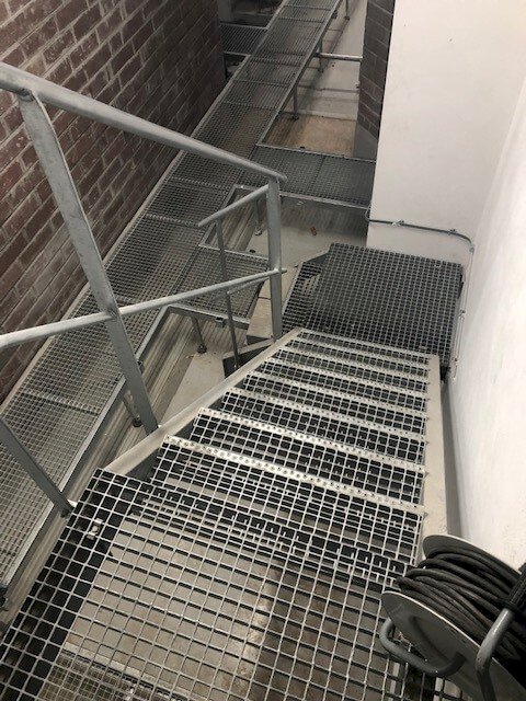 stepstal's tweet photo. ☑ szybki i łatwy montaż,
☑ stabilność i wytrwałość z upływem czasu,
☑ bezproblemowa konserwacja.  
To tylko wybrane zalety schodów metalowych. Zapoznaj się z pełną ofertą i przekonaj się sam, co możemy Ci zaproponować! https://t.co/3XPMUJB6DB