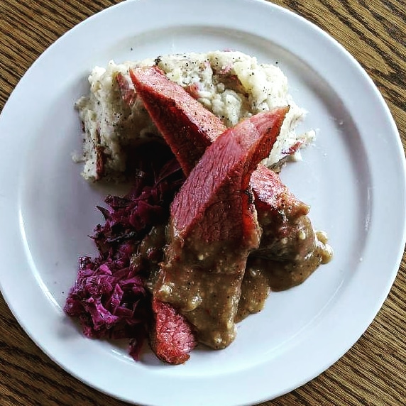 TwinLakesInn's tweet photo. This wknd celebrate an Irish start to Spring with this taste treat: Guiness-braised corned beef, purple cabbage &amp; red skin mashed 'taters. Add chef-made gravy of braising liquid, mustard, beef stock 'n spices with a lil' honey + carrots, onion and peppers. Call 719-486-7965. https://t.co/GtsnXE4Ti4