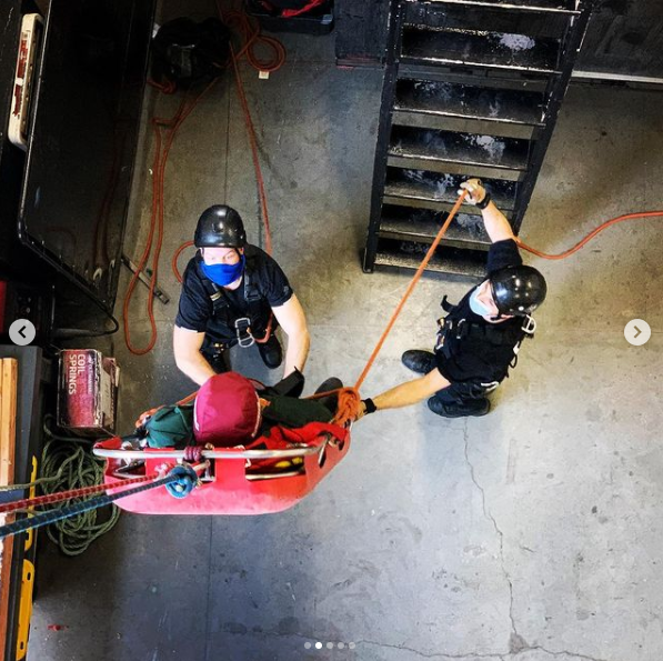 RuthLeeLtd's tweet photo. Here's some #traininginspiration with our #FridayFavouritePhotos!
Special thanks to those who have shared photos online or tagged us in your posts.
@NewtonFireDept, City of Chandler Lifeguards, @DynamicRescue and @AlphaOneSix https://t.co/HYsdo5Tzfl