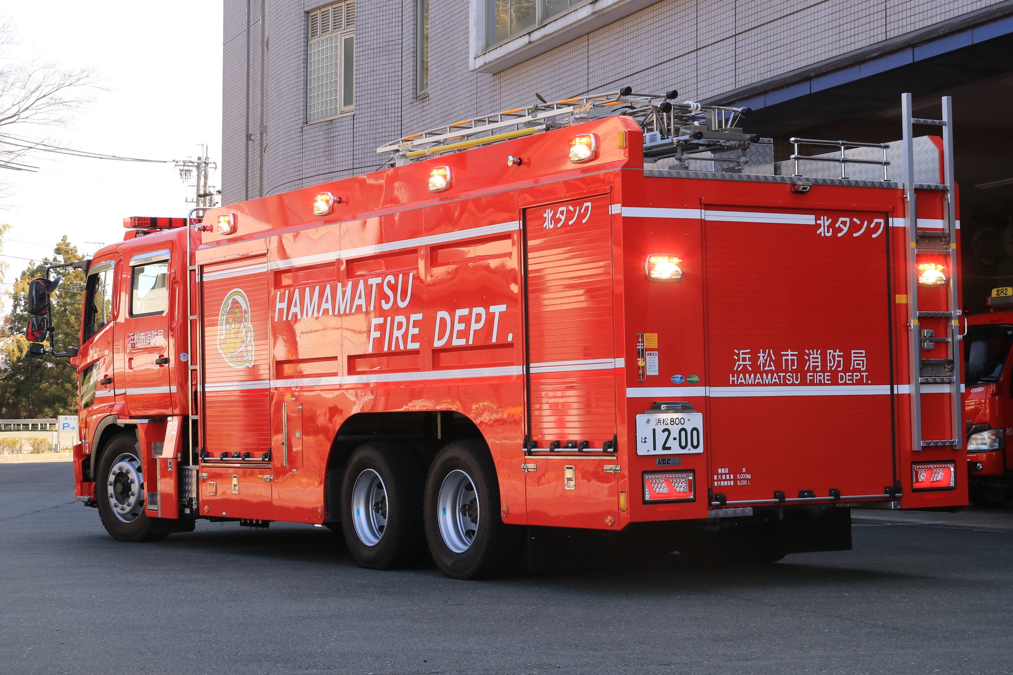 ヱｽ 浜松市消防局 北消防署 水槽付ポンプ車 型 令和2年度に導入されたタンク車 艤装は日本ドライケミカルです 水動力化学薬剤混合装置 Firedos Dz1000 を搭載しています T Co M7dsips77e Twitter