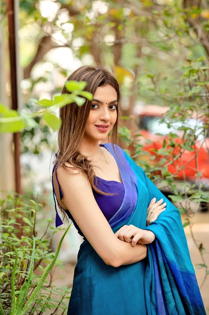 MoviesNights0's tweet photo. Pretty Sunshine 🌞 Actress #KashikaKapoor to make her debut in Kollywood Soon!

@kashikakapoor6  @teamaimpr https://t.co/V1Nb2pgDwC