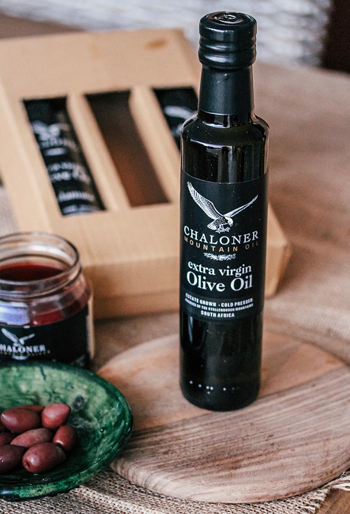 Aspirelife_za's tweet photo. Featured in our latest issue: some of our favourite destinations for experiencing South Africa’s very own extra virgin olive oils, including Morgenster, @TOKARAestate, @babylonstoren and Chaloner. https://t.co/SU3cnyOXxK #oliveoil #eevo https://t.co/G7tDCzG4q7