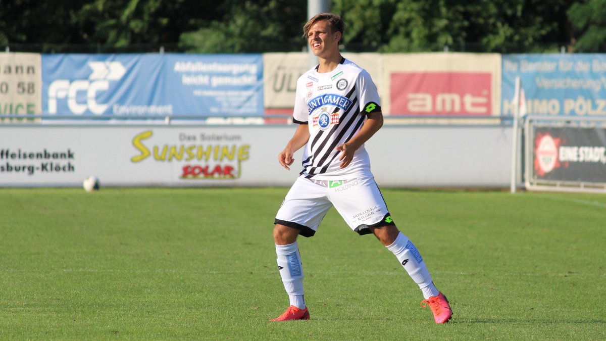 SKSturm's tweet photo. Und jetzt? Volljährig! 🔞😜
Wir wünschen Sandro #Schendl, unserem jüngsten KM-Spieler, alles Gute zum Geburtstag! #sturmgraz
Zum Geburtstalk: https://t.co/PFJdY3Cxgr https://t.co/VZKbO97vVN