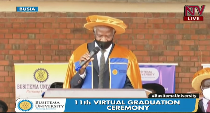 ntvuganda's tweet photo. Uganda offers enormous opportunities for the young to innovate and experiment in every field. If you are determined to serve, you will find a lot of opportunities in this country - Vinand Nantulya, Busitema University Chancellor 

#BusitemaGraduation #NTVNews https://t.co/SAnKUspw6W