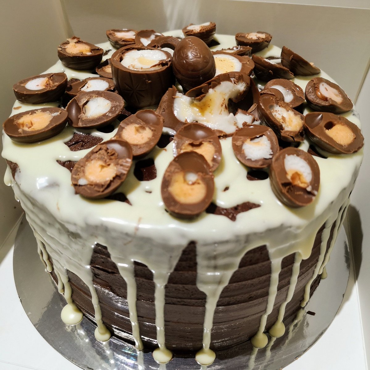 Cake lady Harrogate tweet media
