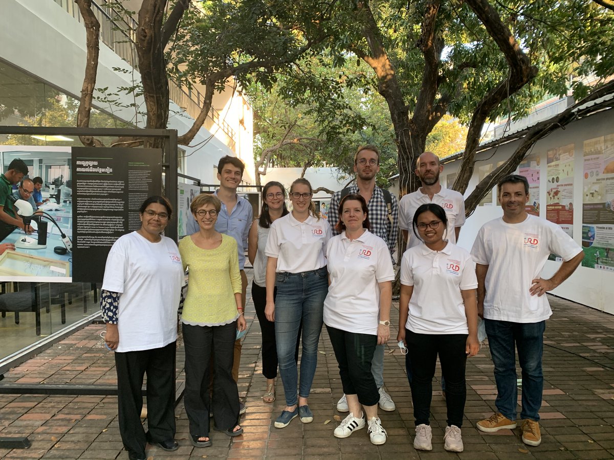 MIVEGEC's tweet photo. A l’occasion de l’exposition #ECOMORE à @IF_Cambodge, #MIVEGEC (LMI DRISA) a proposé des ateliers pédagogiques sur le theme ‘’Bactériologie et Antibiorésistance’’aux élèves du @Lycée francais René Descartes de Phnom Penh. Collaboration @AFD_france, @PasteurCambodia et @ird_fr https://t.co/h1RVZz0DHr