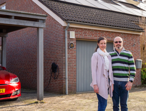 ThermIQ's tweet photo. Luxe #woning #gasloos verwarmd met HR #Infraroodverwarming van @ThermIQ.  #duurzame #infrarood #verwarmingen met #elektrische #warmwateroplossingen van #Enirgy en @ThermIQ . 
#comfortable warmte. Geen stof en de 42 #zonnepanelen op het dak, wekken de stroom op. info@thermiq.com https://t.co/rgxlYeCkZD