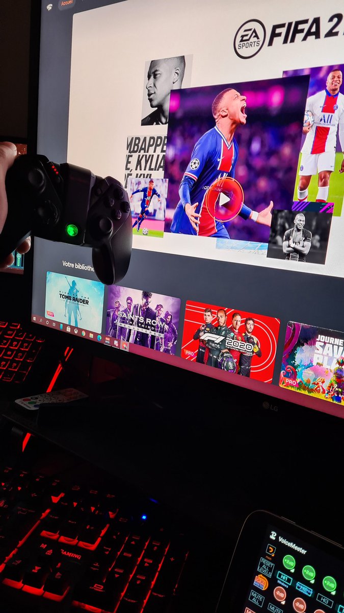 TCN06300's tweet image. Moi je dis juste qu&apos;avec mon @mygamesir #G4Pro j&apos;ai mis des fessées déjà dans le championnat @FrStadia de #Fifa21 haha. 
D&apos;ailleurs je vais vous présenter la manette aujourd&apos;hui :) . Je suis juste fan total !