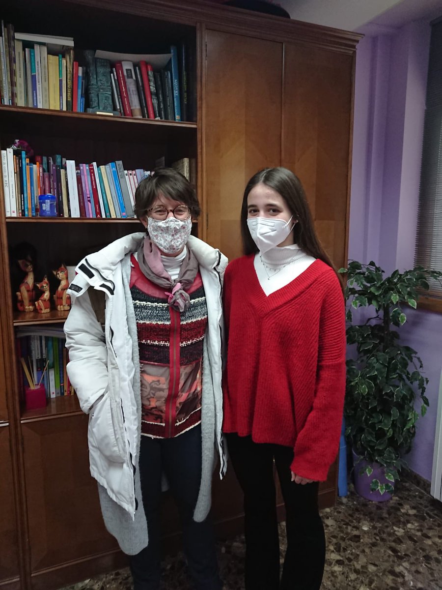 ColegioRomareda's tweet photo. Estamos de enhorabuena. Marta Martínez Coscolluela ha quedado 3ª en la Fase Autonómica de la Olimpiada de Química, Martín Rey 7º y María Losilla 8ª. Enhorabuena a todos y al excelente trabajo que han hecho sus profesoras Mª Jesús y María para prepararlos. Estamos muy orgullosos. https://t.co/TfQbnZHvSY