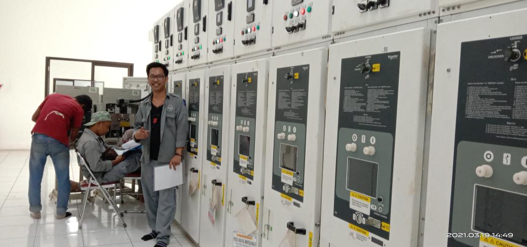 dari yg background Ekonomi menejemen terus kerja jadi Design engeering, orang bilang pengembangan skill, padahal ini bagian dari cara bertahan hidup