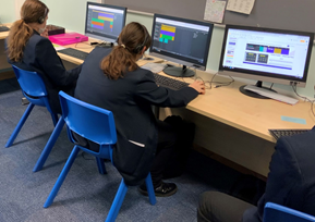 PATCarletonHigh's tweet photo. 🎵🎶Y10 BTEC Music releasing their inner record producer recreating Black Eyed Peas on VIP Studio.
@MaxWheeler I Gotta Feelin’ you might want to check this out!
#TeamCarleton #musicproducers #vipstudio @bep https://t.co/14fW02K2tc