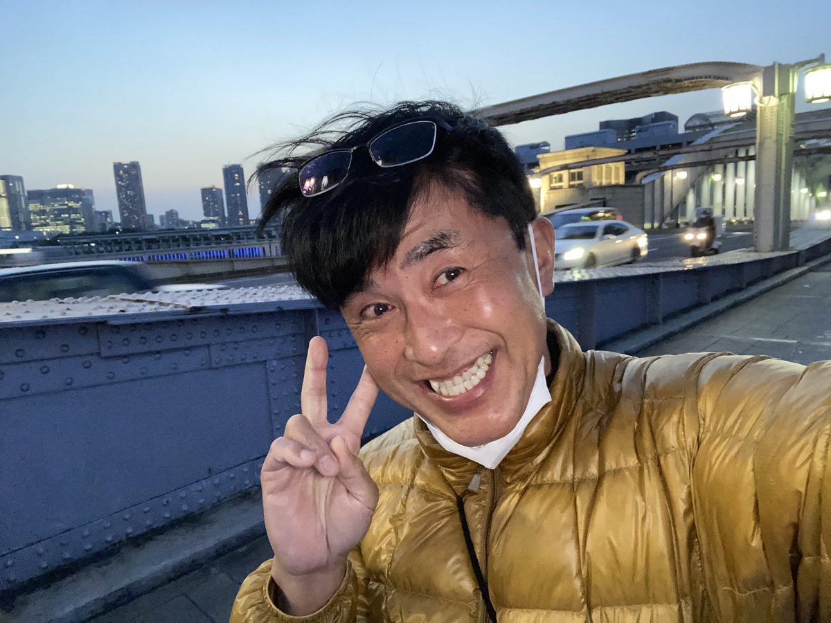 178 岡ポンこにゃにゃちわ バカボン だっけ 懐かしいな かちどきばしって読むんだー 漢字の勉強になるな Www 青のりよく見ると歯についてるwww