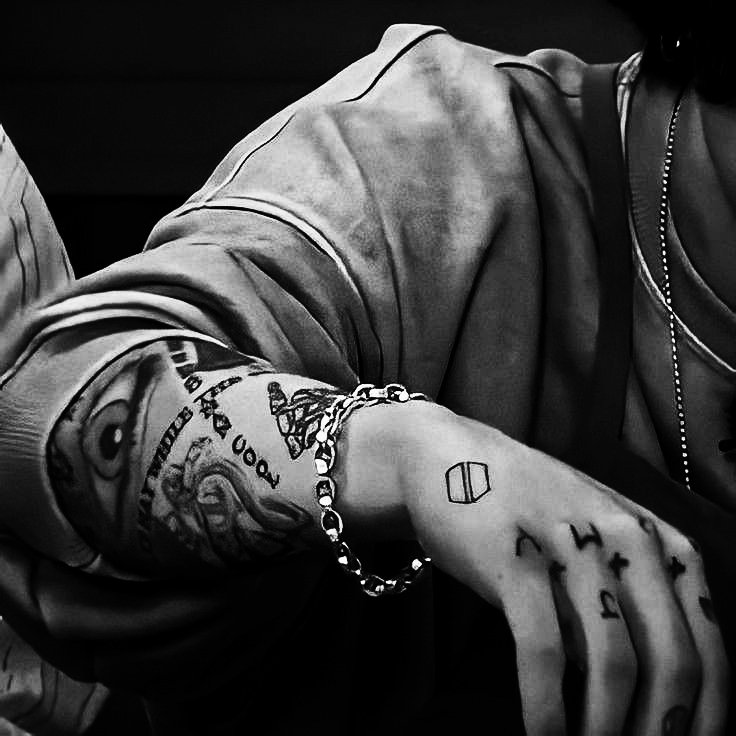 Dean🖤 tweet media