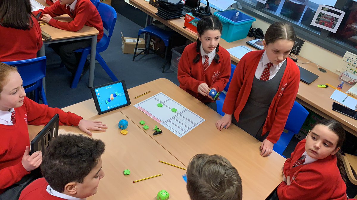 allsaintsbootle's tweet image. This group are on their way to creating their all-conquering robotic rover! #HiImpact #RobotOlympics @RobotWarsUK
