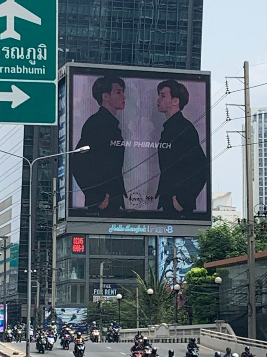 lover__PPP's tweet photo. ในที่สุดก็เจอ ฮืออ หล่อจังเลยอ่ะ จอนี้ดีมาก วันสุดท้ายแล้วด้วย @kohjang1 @Bam_B_a_m_ @nonghamoo
#MeanPhiravich #Meantro #BestWishesMean23rd #MeanFunFest #OneMeanProject2021
#IFoundM34N https://t.co/fK936zJkFm