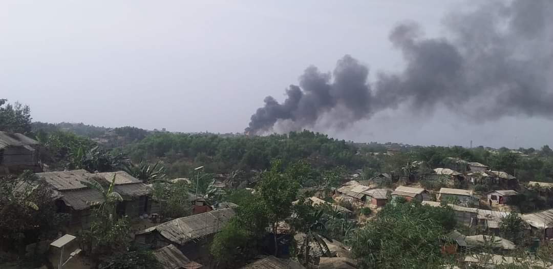 Around 2:30 PM
There was fire at #Rohingya camp-17 near idea box hospital where mosques and shelters attached together and  got burned all also burning save the children hospital at block(H-68) in camp-17.
19.03.21
<a href="/john_hq3/">John Quinley III</a> <a href="/nslwin/">Ro Nay San Lwin</a> <a href="/tunkhin80/">Tun Khin</a> @DrHKyaw <a href="/AmbiaPerveen/">Dr.Ambia Perveen</a> <a href="/Anne_Poulsen/">Anne Poulsen</a>