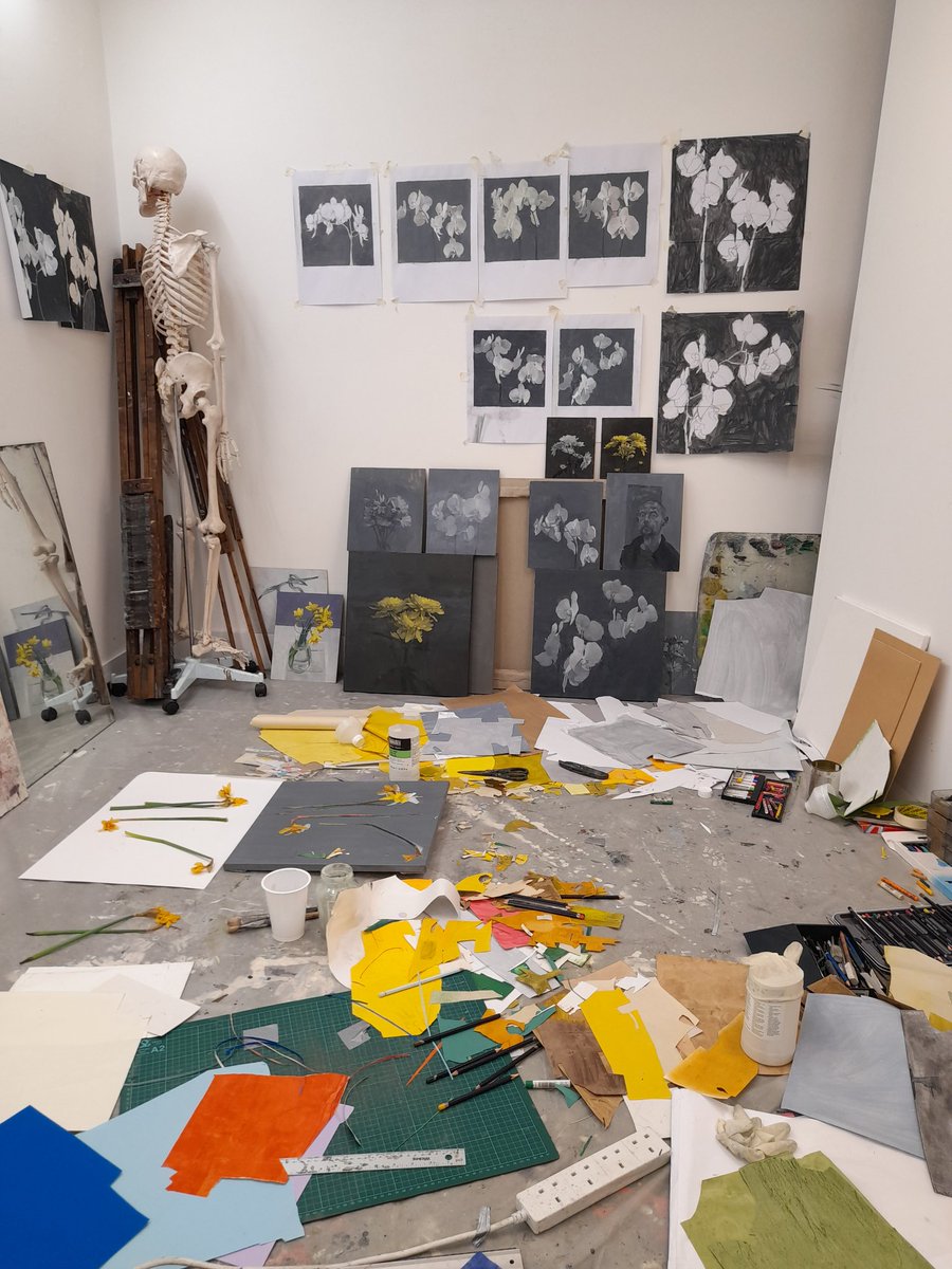 Today's studio shot...
#artiststudio #creativeprocess #contemporarystilllife  #contemporaryart #collage #grisaille