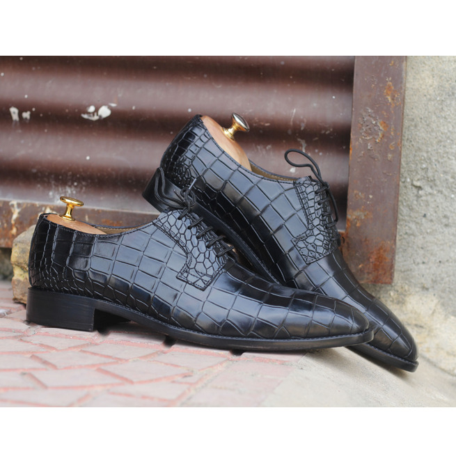 BazaarLeather's tweet photo. #mens #leather #bazaar #menshoes #alligatorleathershoes #handmadeshoes #blackshoes #designershoes #streetwear #streetstyle #styleoftheday #mensfashion #fashionoftheday #fashionshoes #beautifulshoes #footwear #gentlemanstyle #brandedshoes #luxuryshoes | TLB https://t.co/KtSvP27uhG https://t.co/hpo6zgwdUd