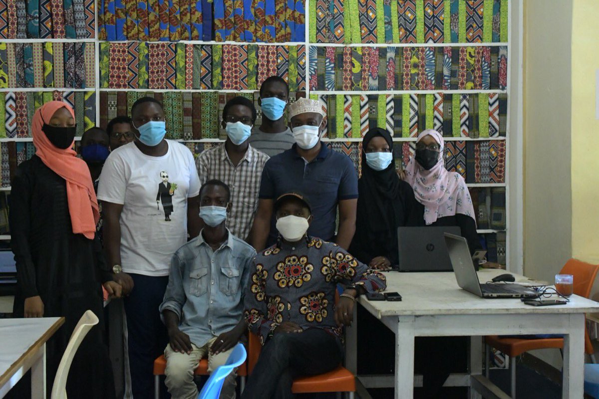swahilipothub's tweet photo. he also checked on the @AjiraDigital program that is currently taking place at the hub. 
We look forward to more of his presence at the hub as he has been a key pillar since the formation of Swahilipot hub. @MoICTKenya @MahmoudNoor03 @nadia_abdalla_ 2/2 https://t.co/oCKVqx3bjC