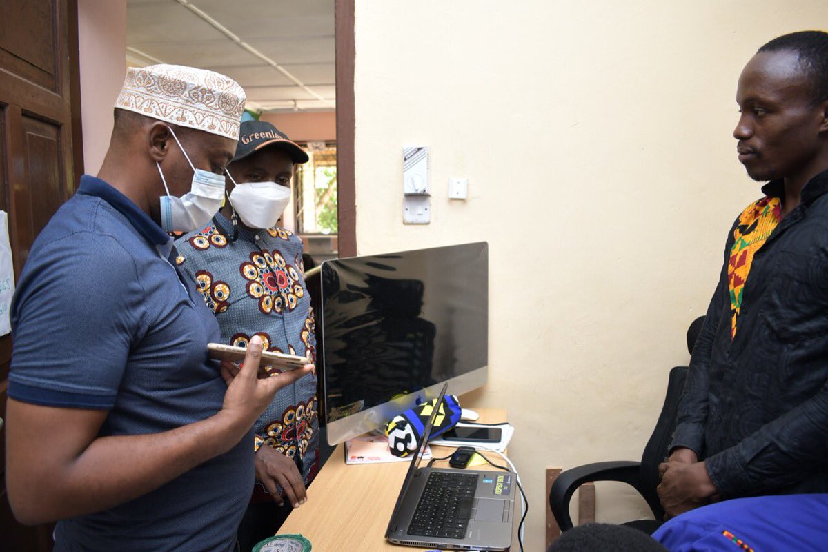 swahilipothub's tweet photo. he also checked on the @AjiraDigital program that is currently taking place at the hub. 
We look forward to more of his presence at the hub as he has been a key pillar since the formation of Swahilipot hub. @MoICTKenya @MahmoudNoor03 @nadia_abdalla_ 2/2 https://t.co/oCKVqx3bjC
