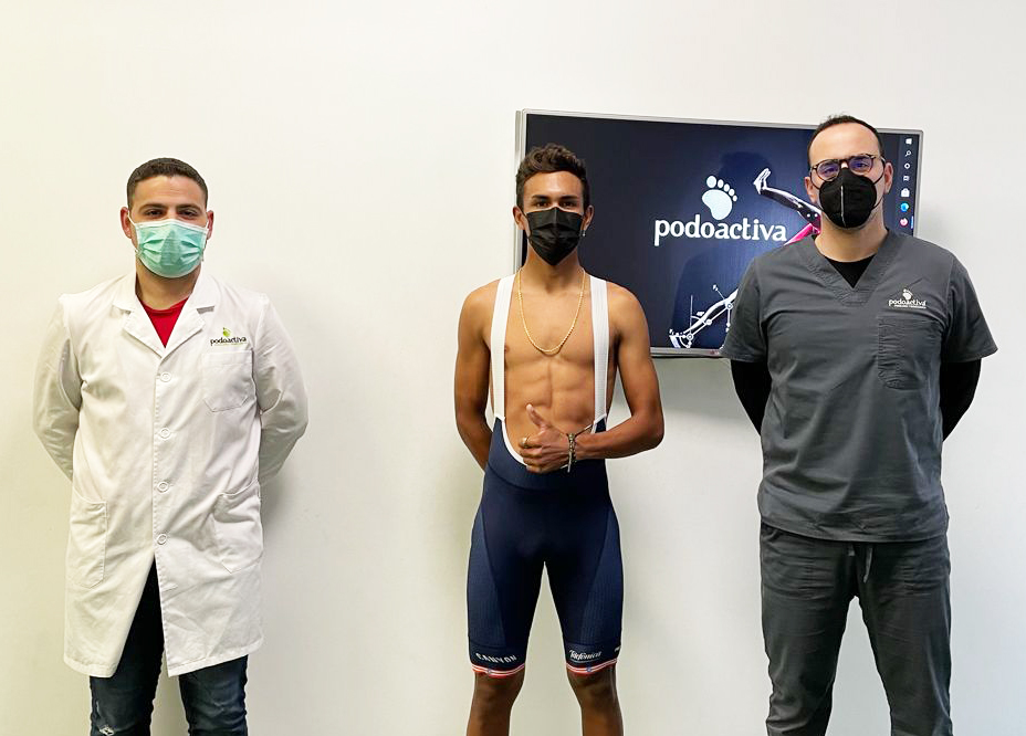 VISITA 📸 | Encantados de recibir al ciclista del <a href="/Movistar_Team/">Movistar Team</a>, Abner González, en <a href="/Fisiolledo/">FISIOLLEDÓ Alicante</a> #PodoactivaAlicante. ¡Gracias por tu confianza! #Ciclismo