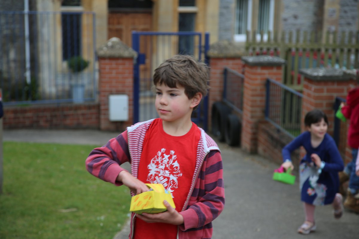MillfieldPrep's tweet photo. β¨ Year 2 pupils all took part in an Easter egg hunt around Apple Tree Green this morning!
π« All of the eggs were found and the children can't wait to tuck into their chocolate treats later.
#EasterEggHunt #MillfieldPrePrep https://t.co/teugQvj87T