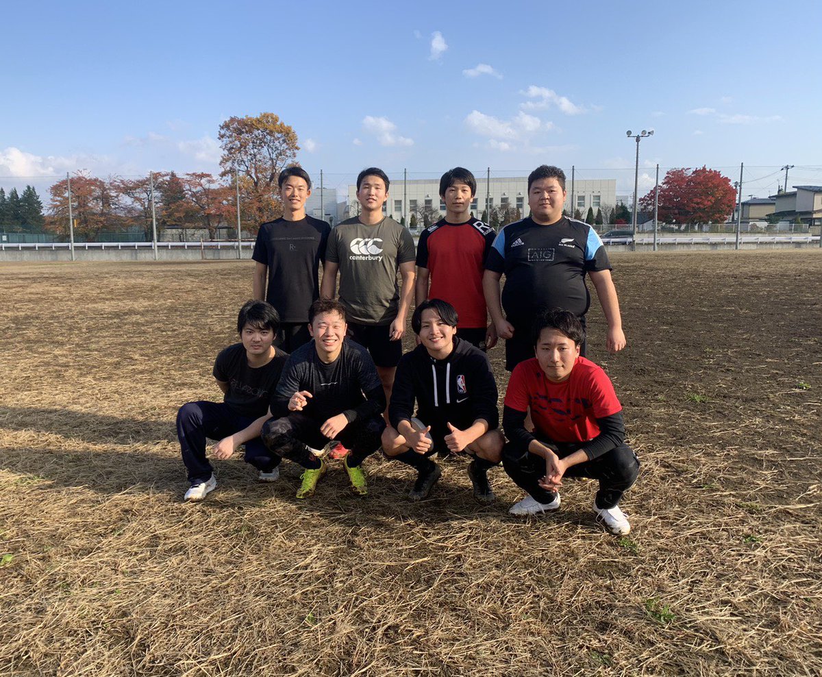 去年の4月に入った新入生8人です。

他に優しい先輩方がたくさんいます！

コロナ禍で部活がどれくらいできるかわかりませんが。

みんなで楽しくラグビーしましょう！

マネージャーも絶賛募集しています！
これを見てるそこの女子！ぜひ見学に来てください。
