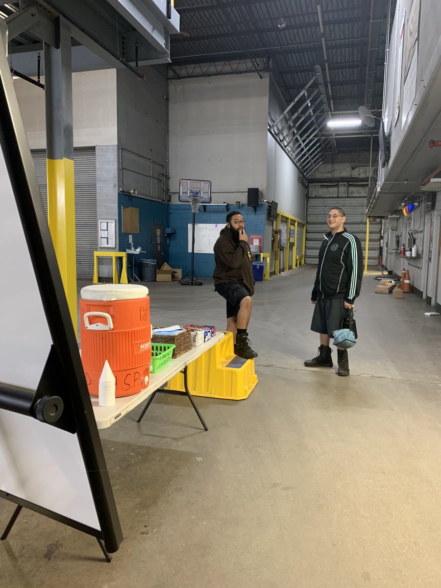 UPSNORTHSIDEPRE's tweet photo. Committee member Jermarcus educating new members about load stand usage. Communication is key. What you learn first, you remember the longest. Keep up the good work guys !! @RedRiverUPSers #LoadStand #SafetyFirst https://t.co/axrcgUCmZx