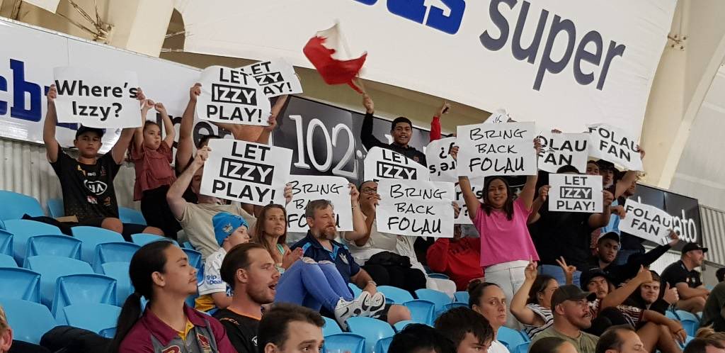 Bring back Israel Folau!!! Let him play!! Love seeing these champions at the Broncos game at the Gold Coast tonight!