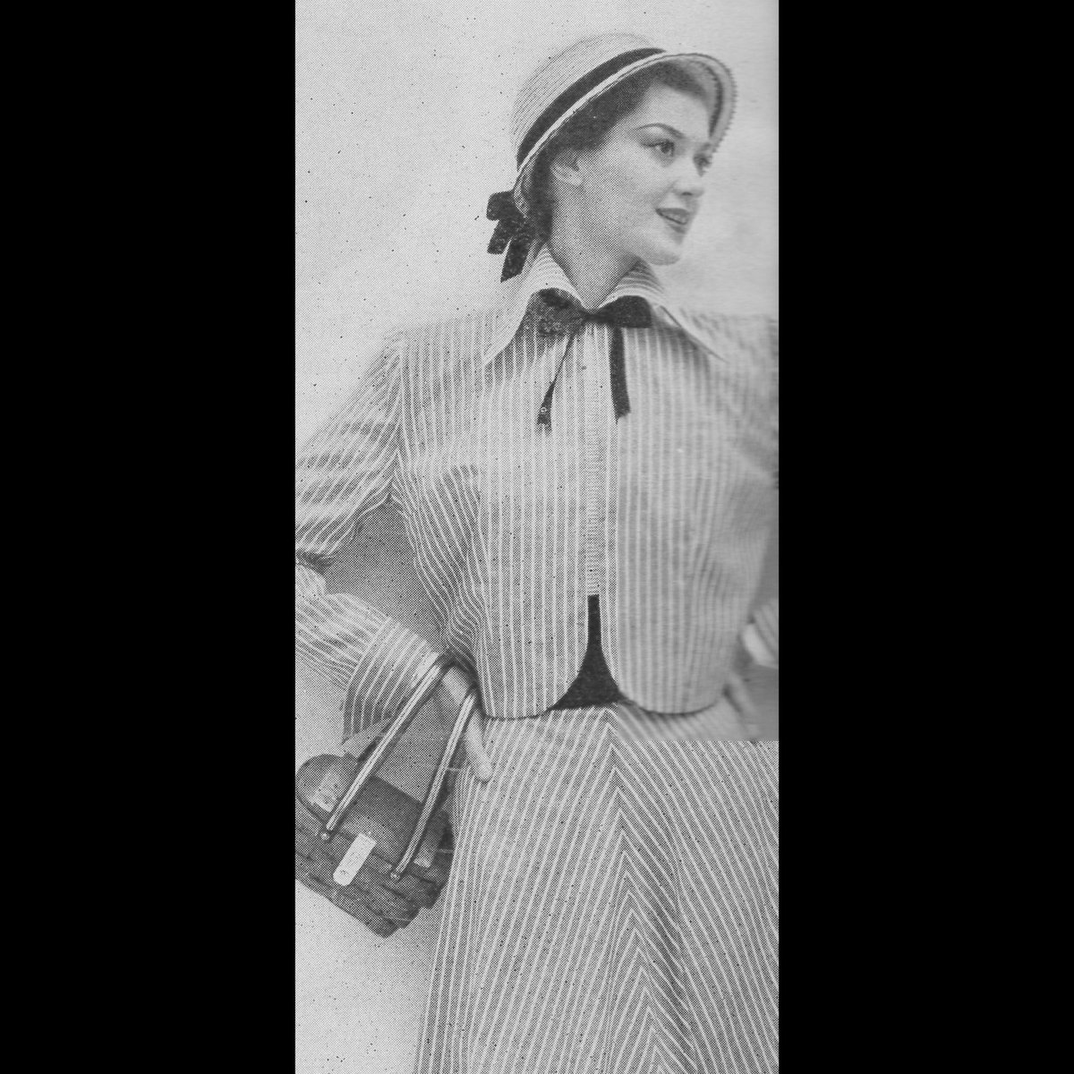 1972projects's tweet photo. #113
Barbara Mullen wearing a corded chambray suit by Justin McCarty, with Clair Kennedy bag.
McCall’s, April 1948. Photographed by William Ward.
#BarbaraMullen #McCalls #JustinMcCarty #ClairKennedy #WilliamWard #TheReplacementGirl #FashionHistory #ModelHistory https://t.co/iShkzgv4nl