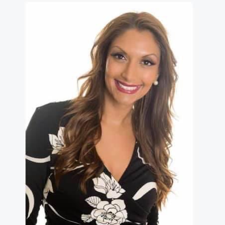QHCclinic's tweet photo. #MeetTheTeam 

Dr Anita Kaur-Simon

Doctor of Chiropractic @QHCclinic 

Specialises in the treatment of 
#BackPain 
#NeckPain
#Sciatica 
#JointPains
#ShoulderPain
#Headaches 
#SportInjuries
#Rehabilitation
#Exercise &amp; #ErgonomicAdvice https://t.co/vozVPmRQWN