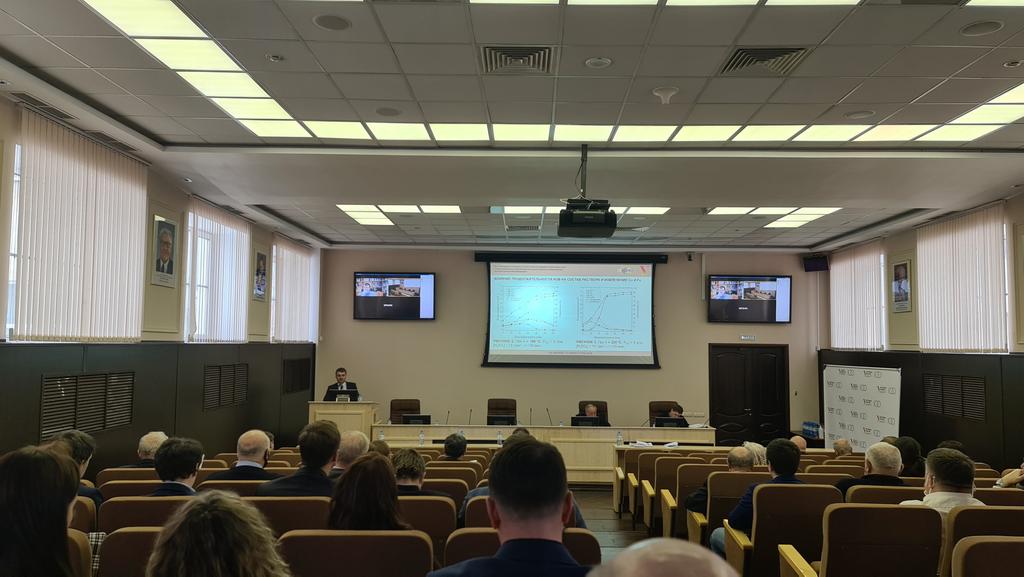 Even being in half-vacation mode, I couldn't deny myself a pleasure to visit a doctoral dissertation seminar at my home city. Listening about technological process of copper production in my home region