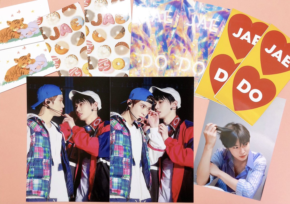 icecoffee415's tweet image. ♡ #런투럽_도영 ♡
@learntolove2021 님

ジウグッズが本当にほしかったので嬉しいです🤍🤍
唯一ジェヒョンとの写真があったのも嬉しいㅠㅠ

そして @go_doyoung 様、お忙しい中お取りまとめいただいたうえ、ジェドステッカーのおまけまで付けてくださり、本当に本当にありがとうございました🥲💘