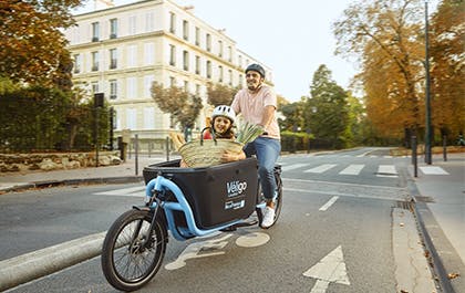 La Poste Groupe (@groupelaposte) on Twitter photo 🚲 | <a href="/Veligo_Loc/">Véligo Location</a>, service de location longue durée de vélos à assistance électrique dont #LaPoste est partenaire, diversifie son offre à destination des #familles et propose trois nouveaux modèles.
👉 ow.ly/QAXg50DBhZZ
#VAE 🚲 | <a href="/Veligo_Loc/">Véligo Location</a>, service de location longue durée de vélos à assistance électrique dont #LaPoste est partenaire, diversifie son offre à destination des #familles et propose trois nouveaux modèles.
👉 ow.ly/QAXg50DBhZZ
#VAE