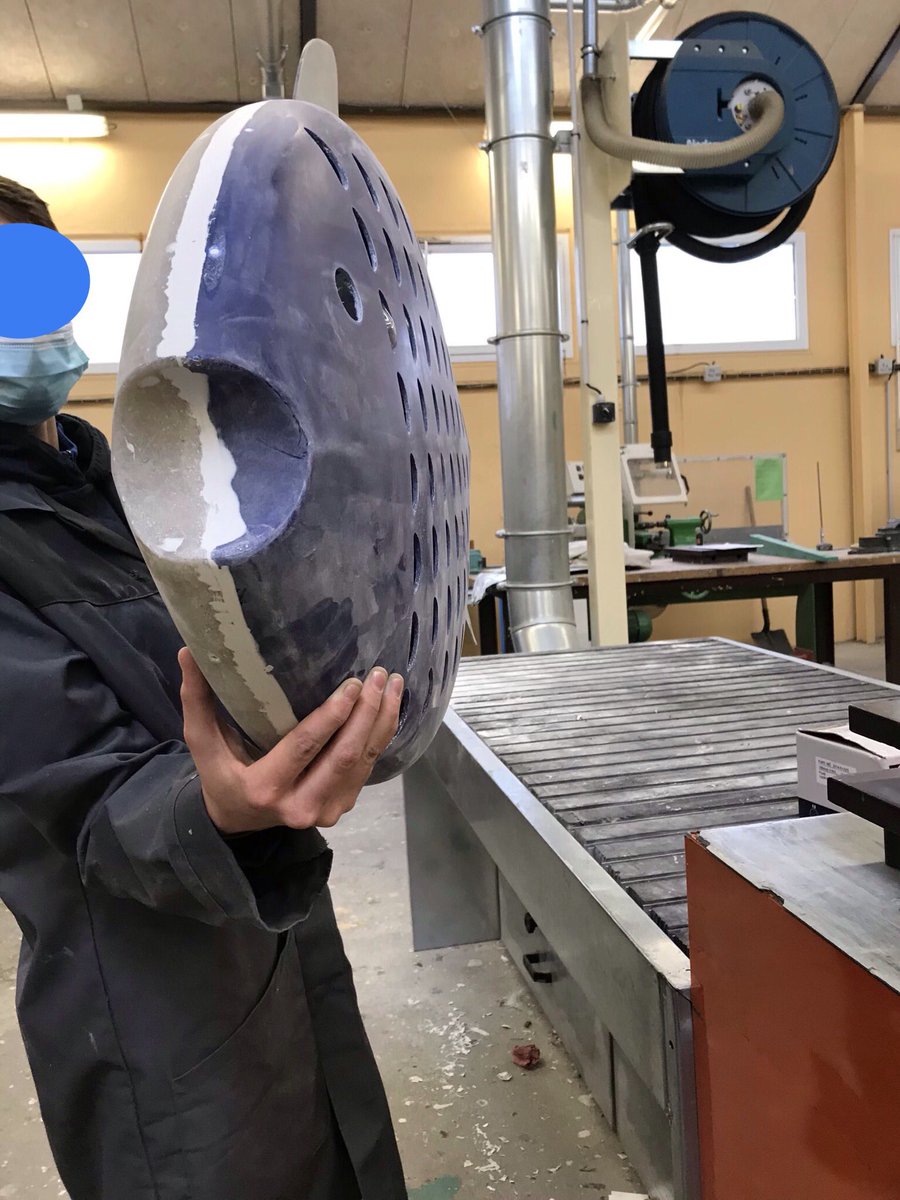 CDIBrisson's tweet photo. 🐠🐟 Faire-part de #naissance les deux poissons sont là ! Encore quelques finitions avant l’installation ! #projet Plastique « Libérons-nous des bouteilles en #plastique » ! ♻️ 🤗 Bravo aux élèves en #PFMP #1MOD #CDI #assemblage #collage #poncage @Valorplast https://t.co/ZVSPtj1ih7