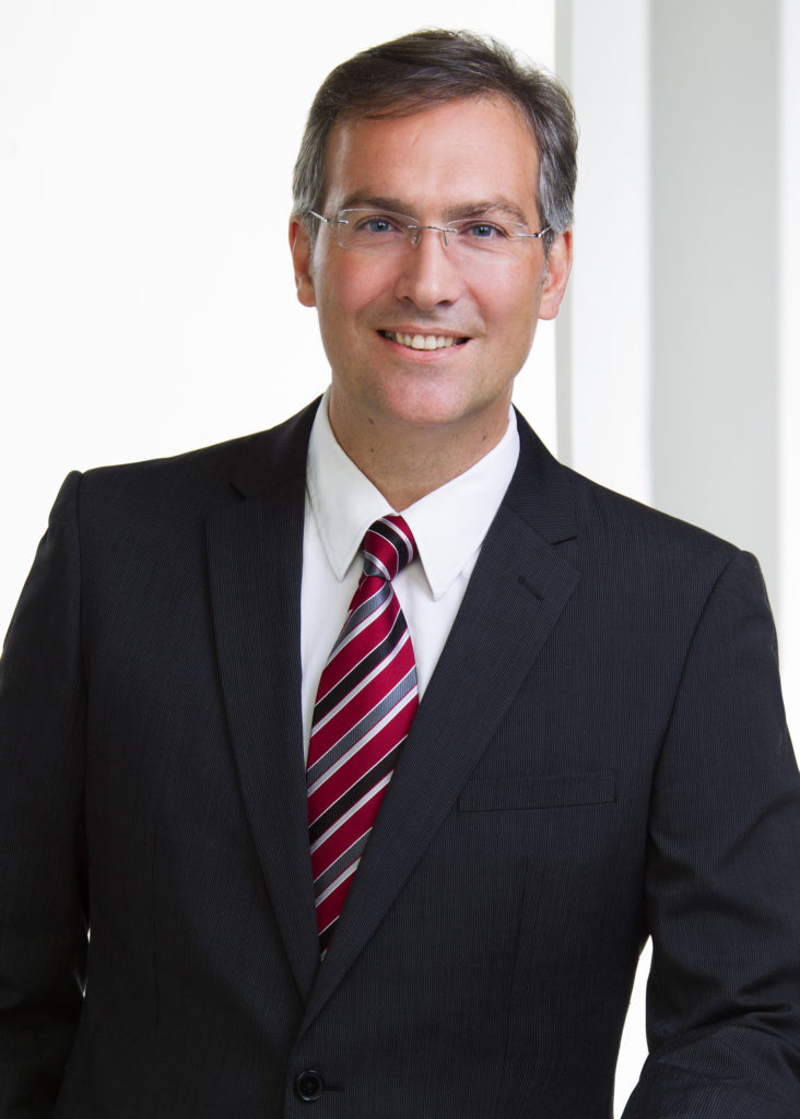 Finishing the week on a high note by introducing Prof. Dr. Peter Ertl as Keynote Speaker. His research currently focuses on advanced in vitro diagnostic microsystems &amp; organ-on-a-chip systems.👉🏻Go to esb.org to submit your abstract &amp; register!#futuringbiomaterials