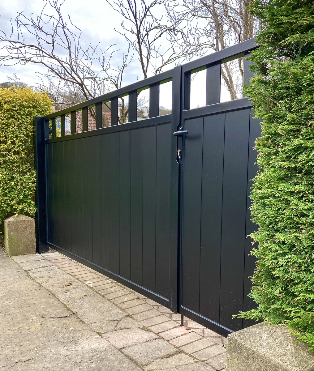 AESScotlandLtd's tweet image. AES (SCOTLAND) LTD recently installed manual aluminium driveway gates.
‍‍‍‍‍‍ ‍‍
#aluminiumgates #manualgates #gates #drivewaygates #residentialgates #aesscotlandltd