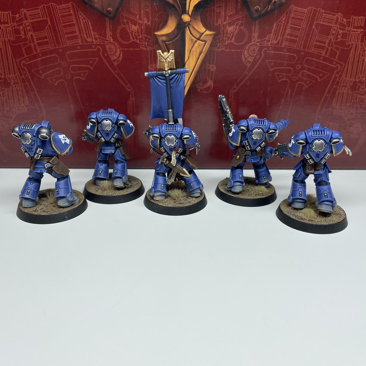 Finished the basing on Squad Bayton a couple of days ago now. #MarchForMacragge continues with some Sternguard now on the desk.

#WarhammerCommunity #PaintingWarhammer #Warhammer40k
#Ultramarines #PrimarisMarines #SpaceMarines