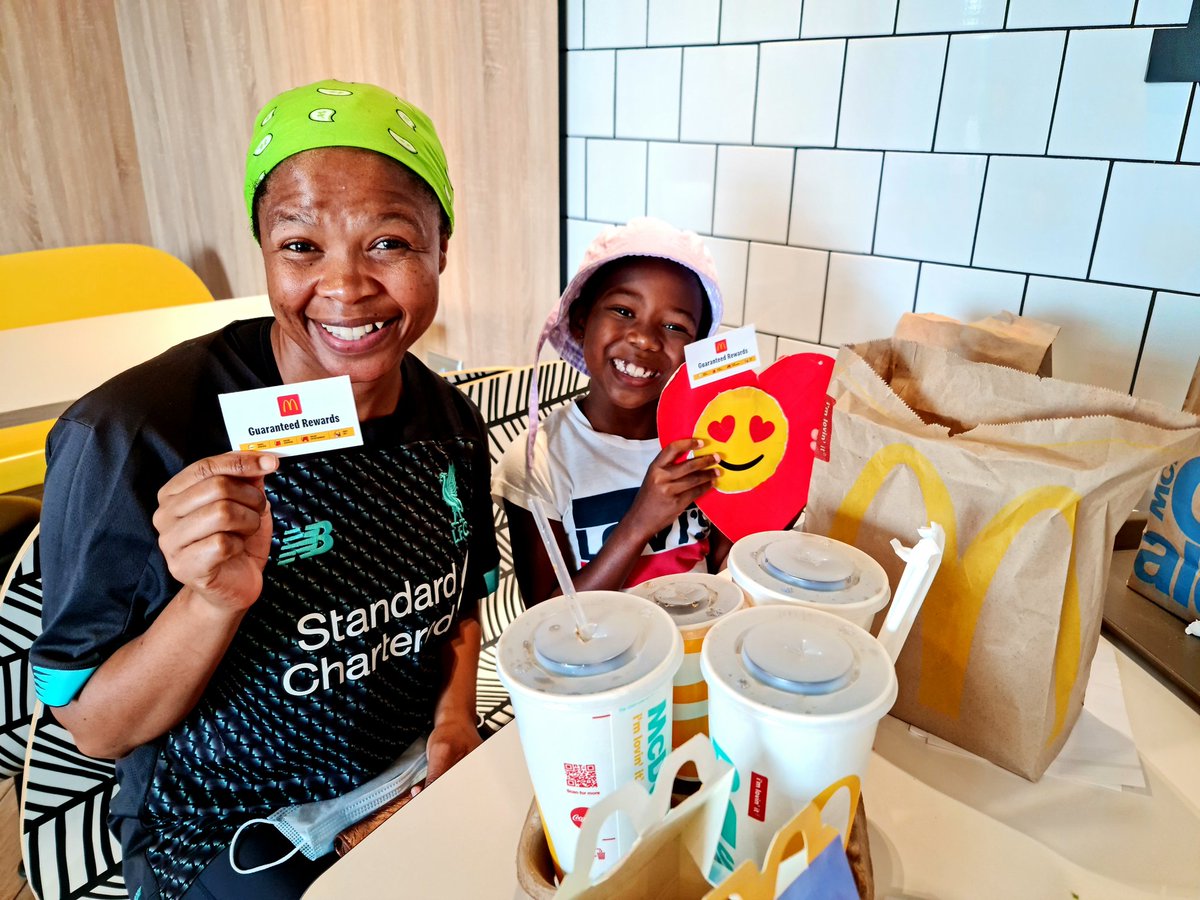 nattylicious4's tweet photo. @Yfm @McDonalds_SA Indulging delicious McDonalds Meal.#NazoRewards @Yfm The best Nazo Squad... https://t.co/F8frnOvIPq