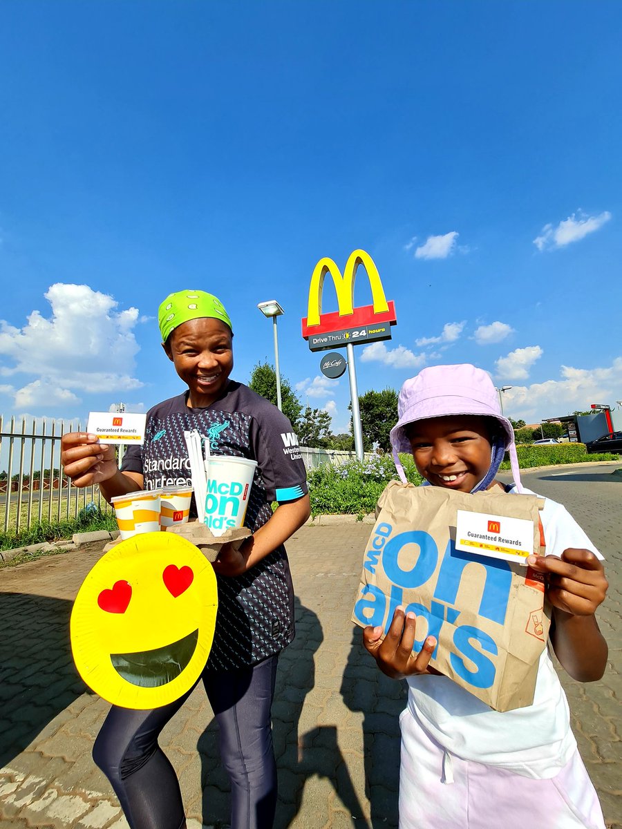 nattylicious4's tweet photo. @Yfm @McDonalds_SA Indulging delicious McDonalds Meal.#NazoRewards @Yfm The best Nazo Squad... https://t.co/F8frnOvIPq