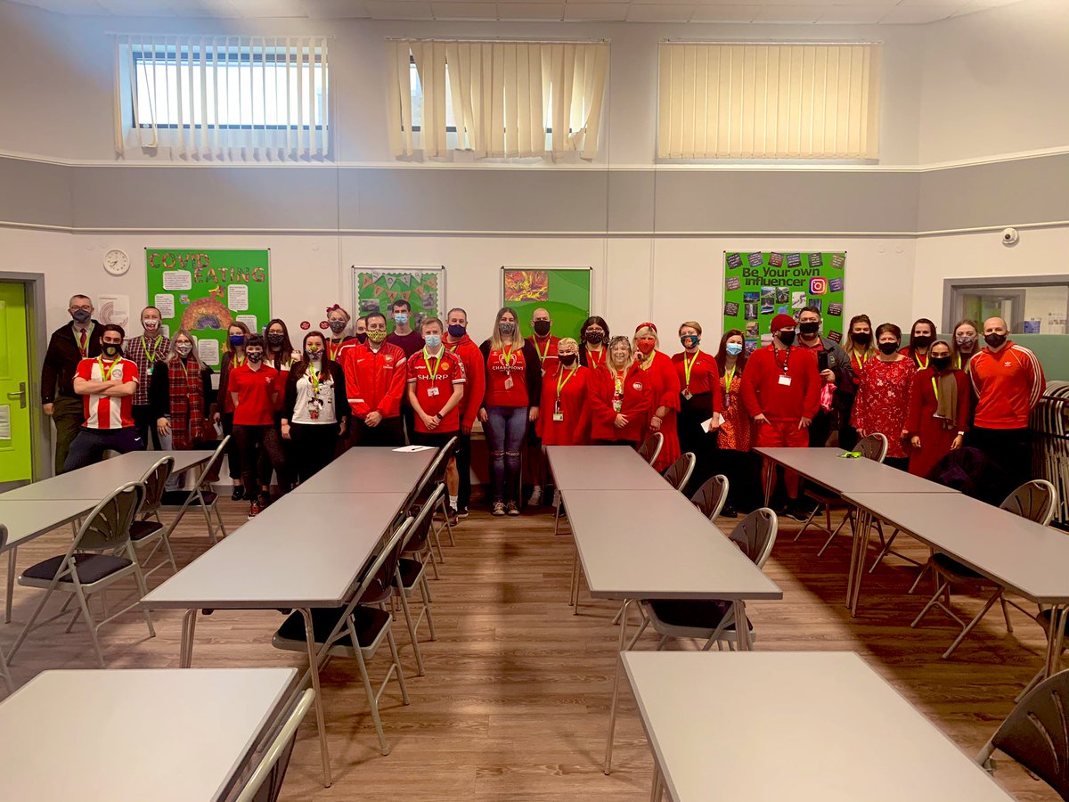 TheHubSchoolER's tweet photo. The Hub School is Red today! 🔴🔴🔴 https://t.co/gFUEOOPXY4