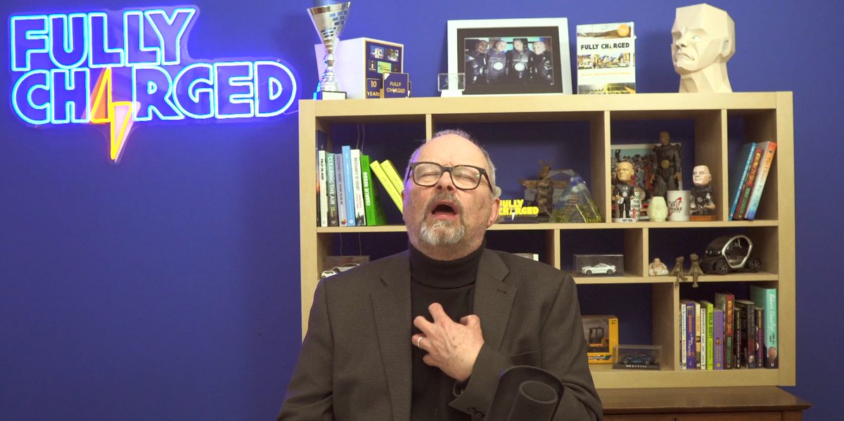 EVUKexpert's tweet image. 📸Happy Friday! 

We've a surplus of #CaptionThis content 😉
(clearly because @bobbyllew is just *SOO* photogenic)

Regardless, we just *couldn't* ignore this one.
Comment below👇And stay tuned for more next week!

#CaptionNeeded #CaptionComp #CaptionContest