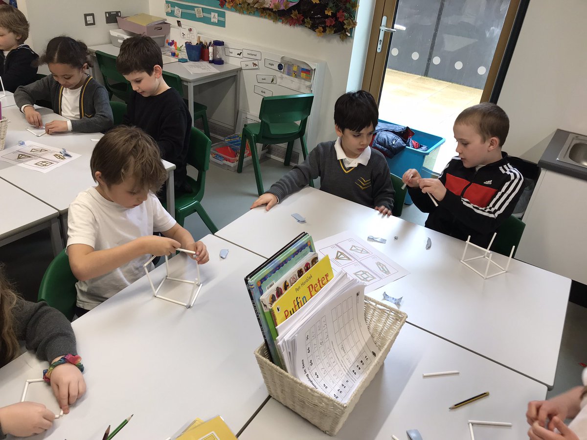 wingfieldschool's tweet photo. 2TA are exploring faces, vertices and edges in 2TA today! #wingfieldmaths https://t.co/GWYUMWBecP