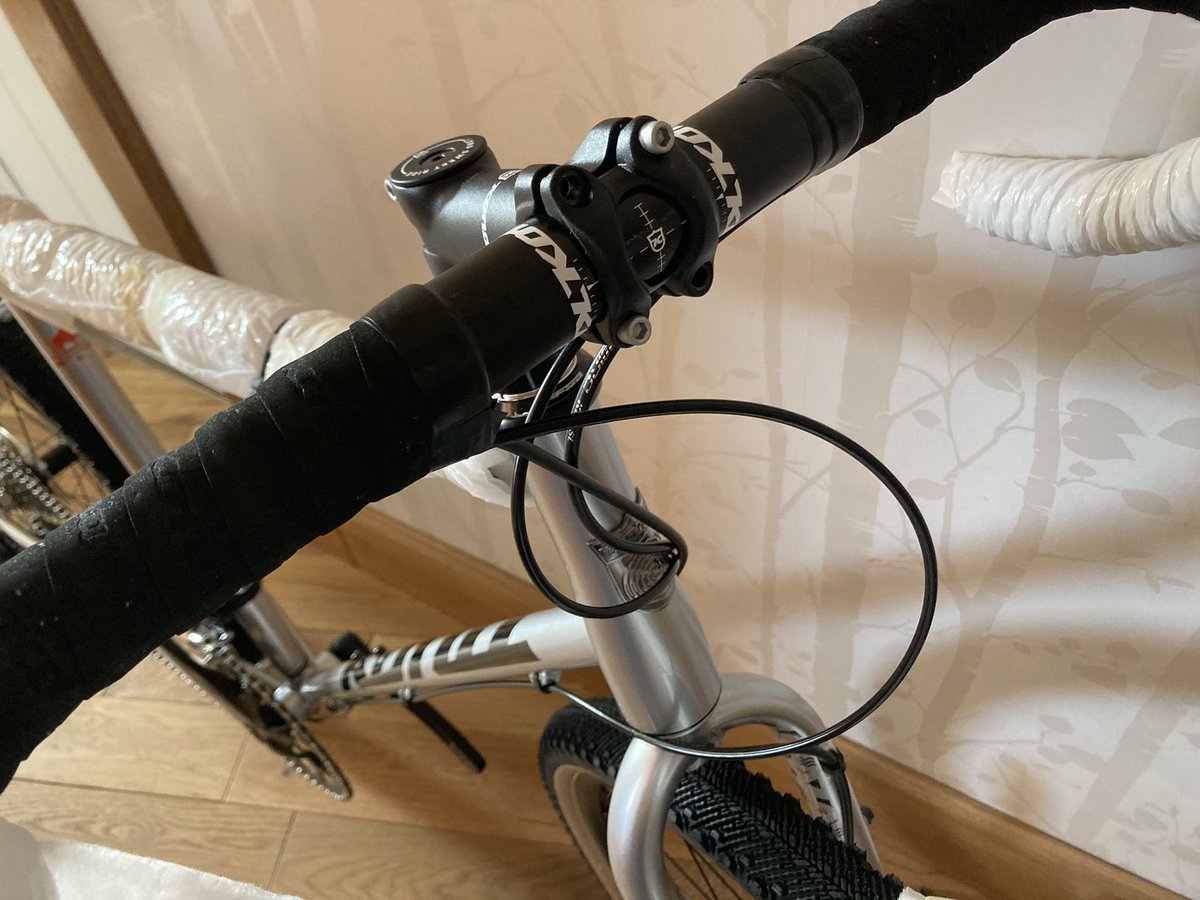 rodmanboyd's tweet photo. @Wiggle_Sport new bike, only included 2 of 4 handlebar front plate bolts. I DM'd you https://t.co/jWXCwrtmDh