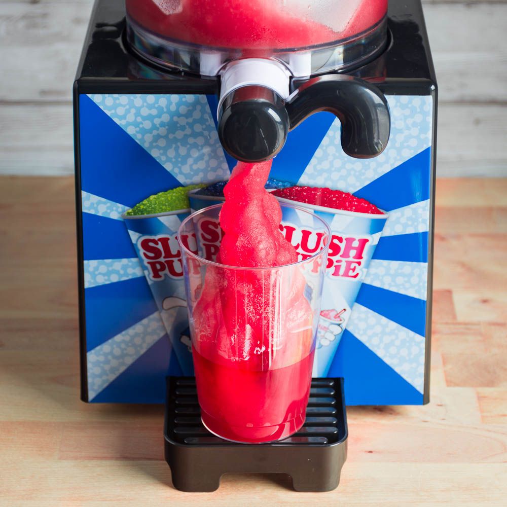 WrenKitchens's tweet photo. Its #Freebiefriday! Spring is right around the corner and Winter is officially over.. and we are giving you the chance to #win this retro slushy-maker

Like, share, and comment with the perfect slushy flavour for a chance to win this awesome #prize

#competition #retro #staycool https://t.co/DmgMZ2785w